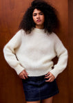 Claudia mesure 1m77 et porte une taille 3