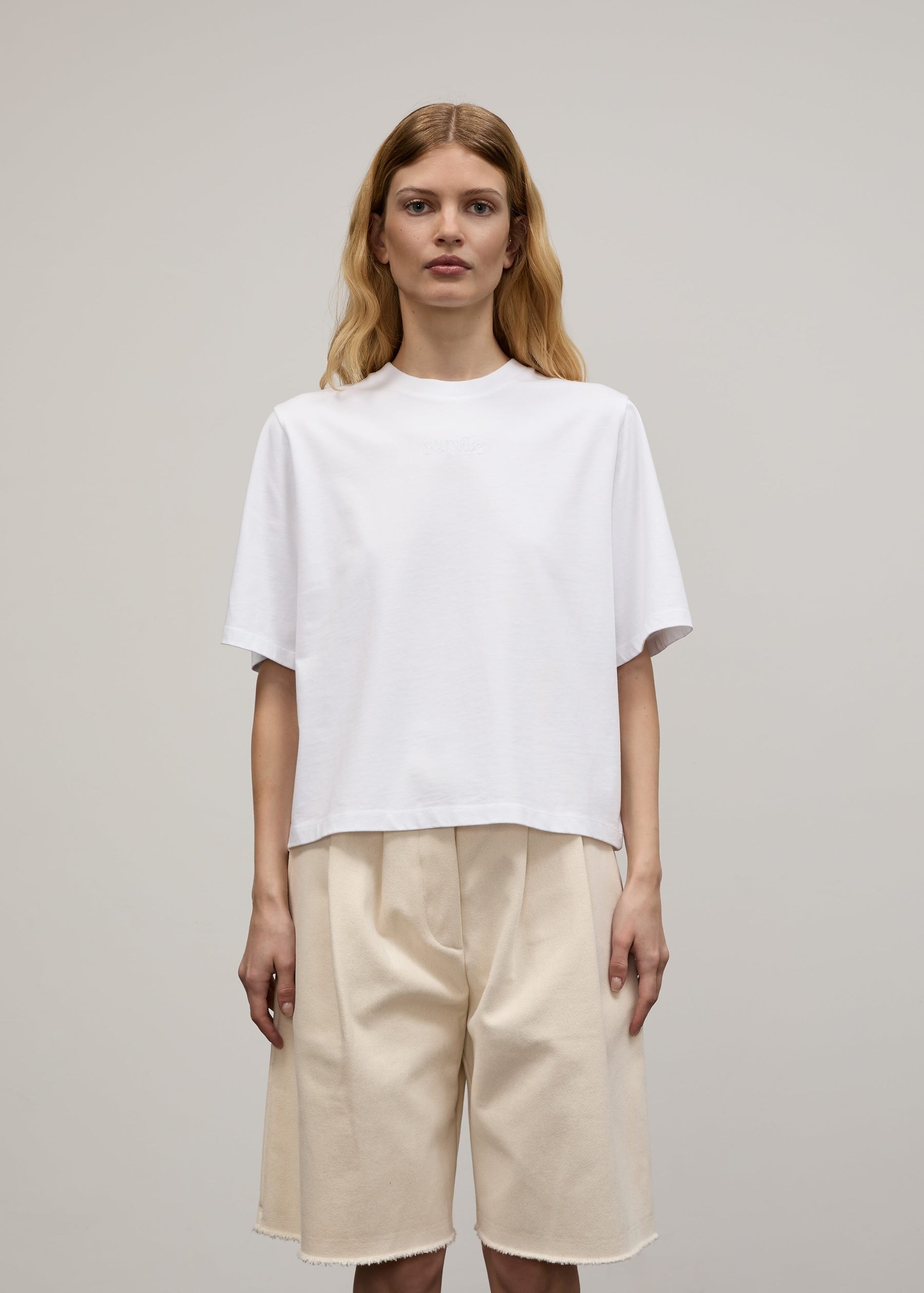 Irene mesure 1m70 et porte une taille XS