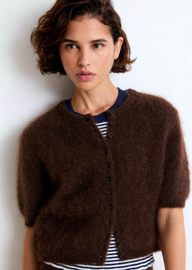 Lala mesure 1m74 et porte une taille S.