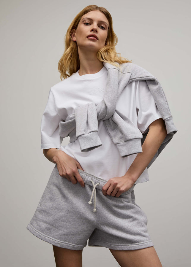 Short Adèle