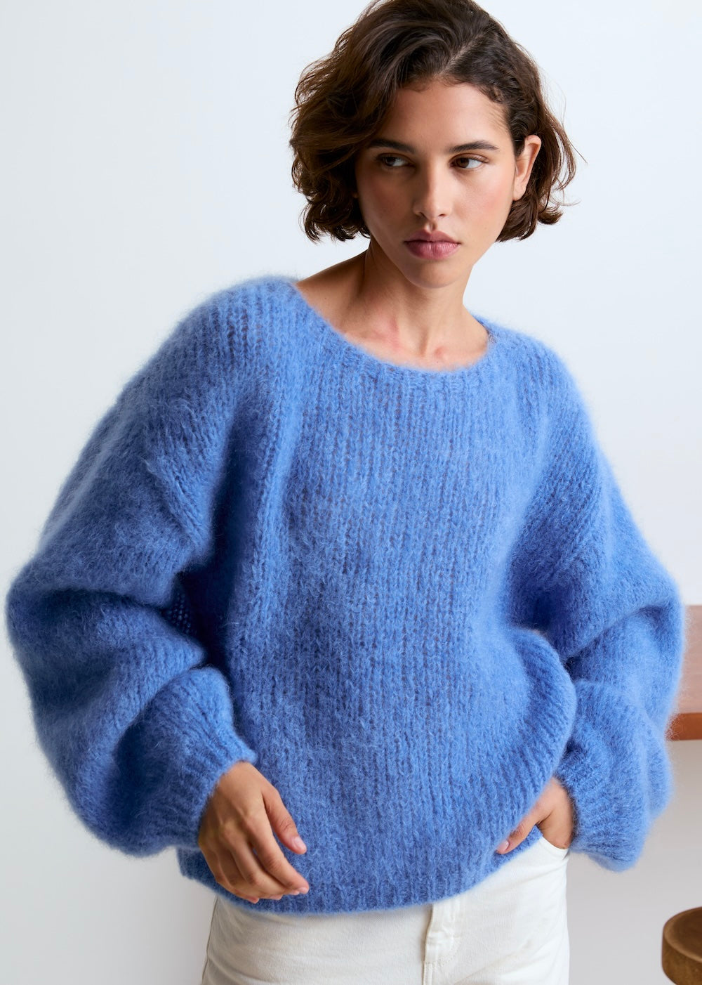 Lala mesure 1m74 et porte une taille S.