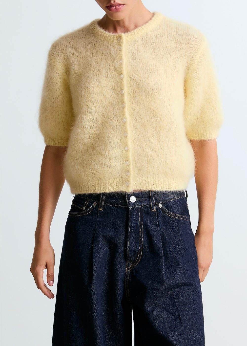 Lala mesure 1m74 et porte une taille S.