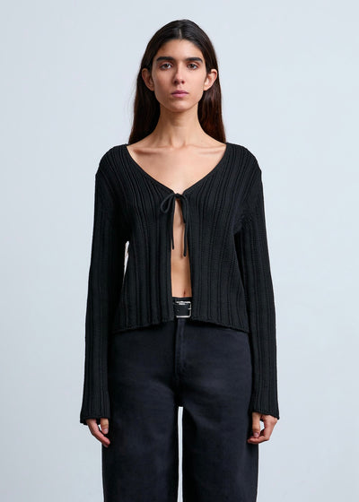 Rebecca mesure 1m78 et porte une taille 3