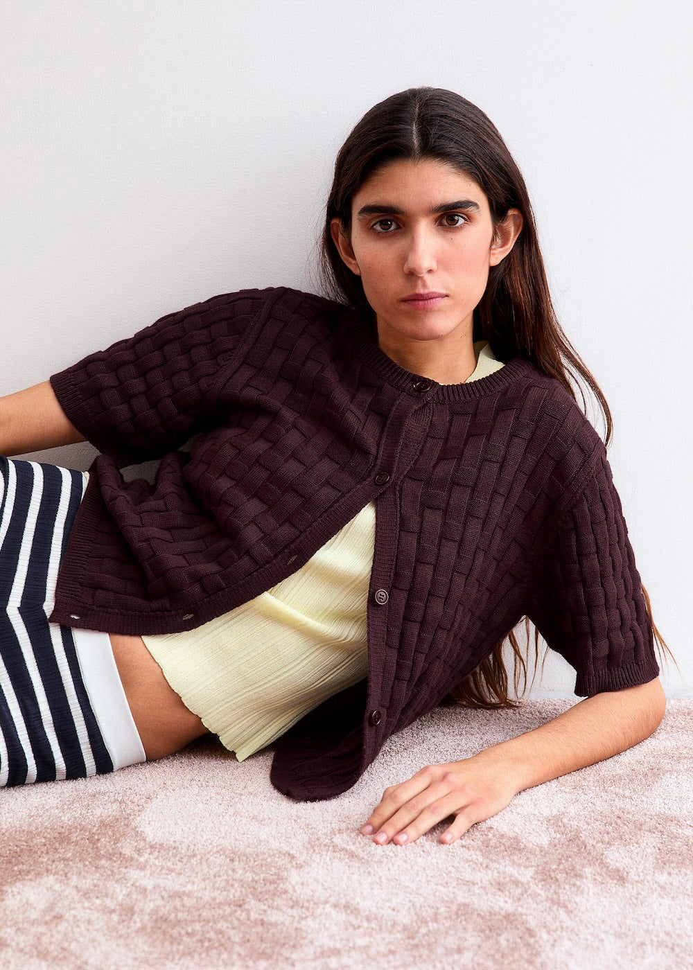 Rebecca mesure 1m78 et porte une taille 3