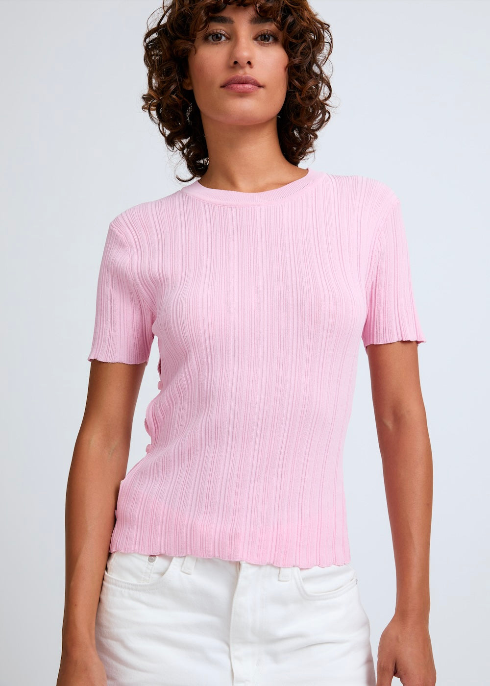 Naomi mesure 1m70 et porte une taille 1.