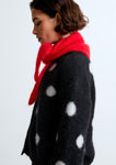 Lala mesure 1m74 et porte le cardigan en taille 1.
