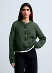 Rebeca mesure 1m78 et porte une taille 3