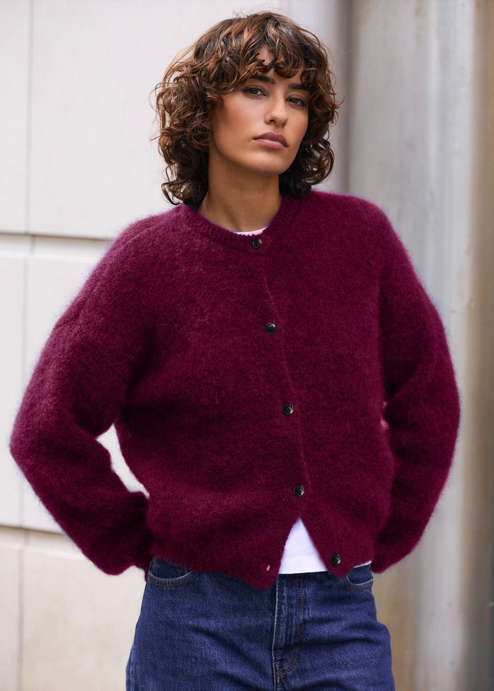Naomi mesure 1m70 et porte une taille 2
