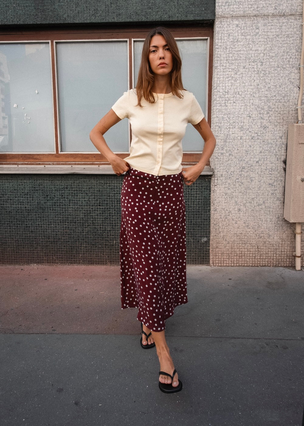 Leyla mesure 1m73 et porte une taille S