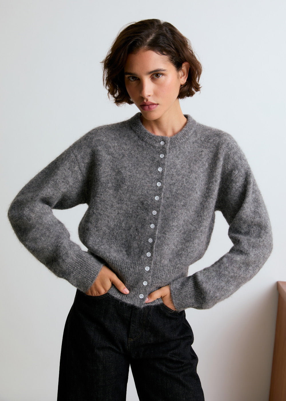 Lala mesure 1m74 et porte une taille S.