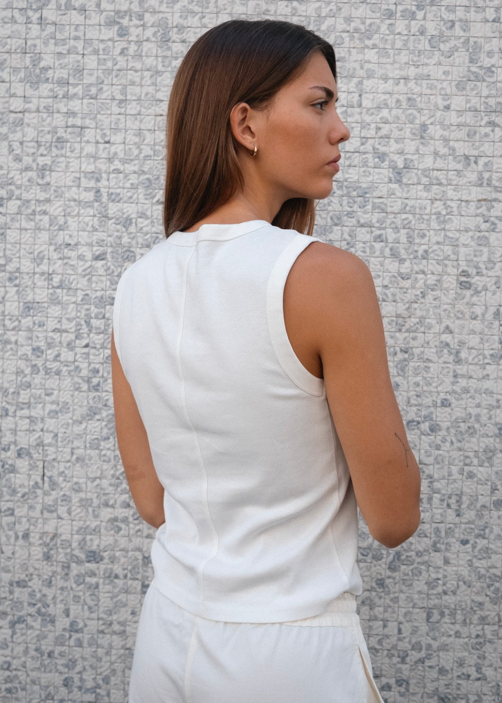 Leyla mesure 1m73 et porte une taille S