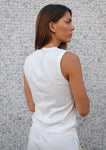 Leyla mesure 1m73 et porte une taille S