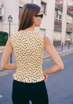 Leya mesure 1m73 et porte une taille S