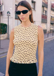 Leya mesure 1m73 et porte une taille S