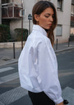 Leya mesure 1m73 et porte une taille S