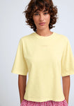 Naomi mesure 1m70 et porte une taille XS.