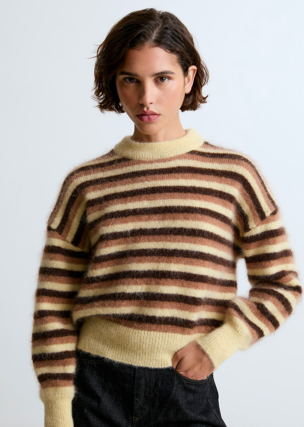 Lala mesure 1m74 et porte une taille XS.