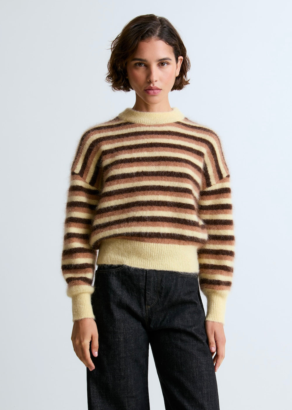 Lala mesure 1m74 et porte une taille XS.