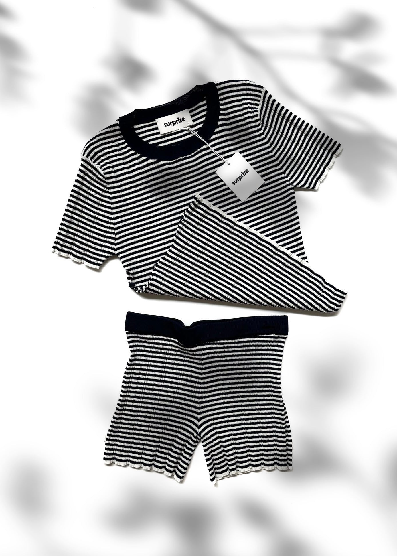 Short Inès