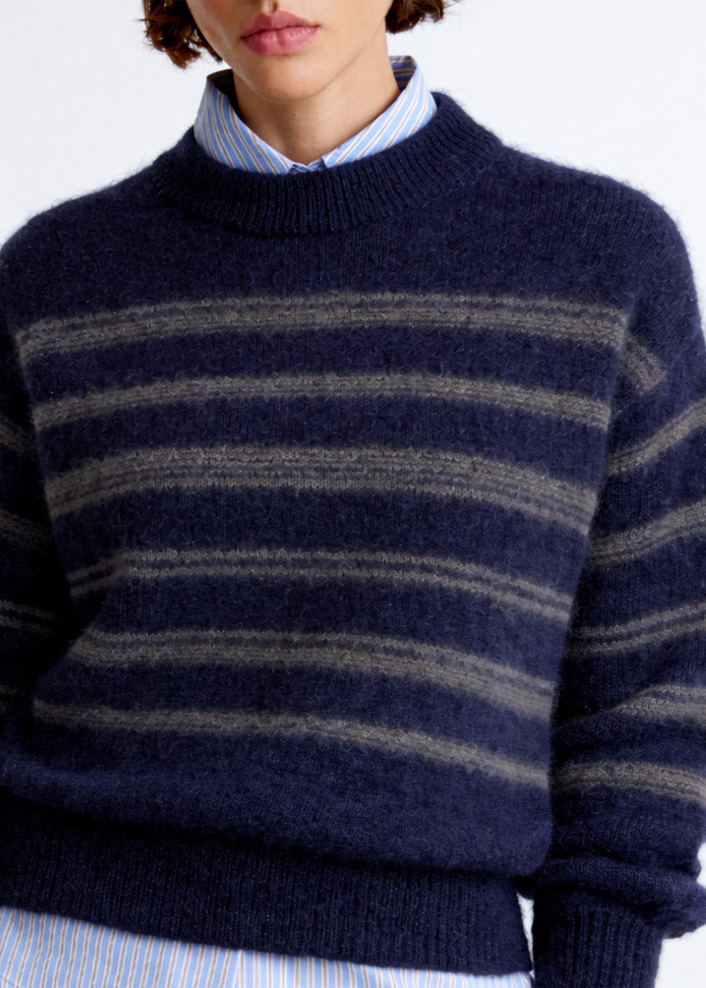 Lala mesure 1m74 et porte une taille S.