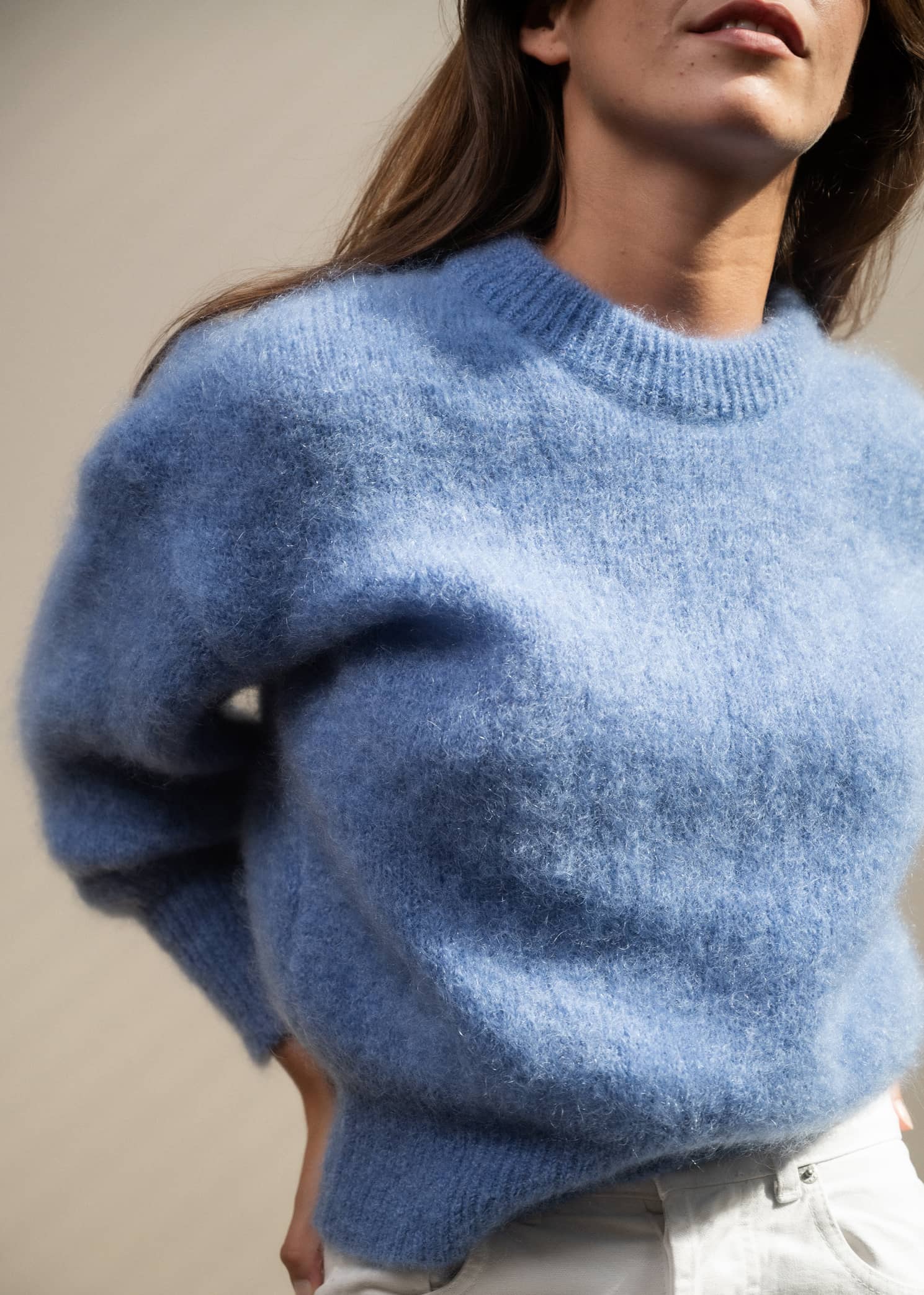 Jeanne mesure 1,68m et porte une taille 2